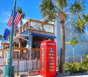 Exterior - STUNNING ground floor condo, direct OCEAN front, steps to community pool! (New Smyrna Beach)