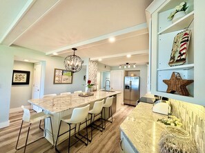 Dining - STUNNING ground floor condo, direct OCEAN front, steps to community pool! (New Smyrna Beach)