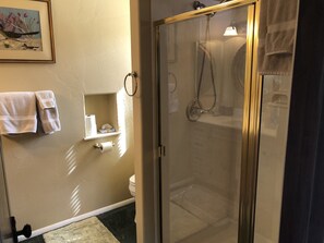 Shower, hair dryer, towels, soap - Desert Jewel in Red Rock country (Sedona)