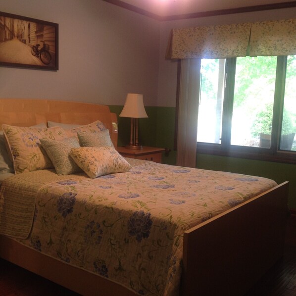 6 bedrooms, WiFi, bed sheets