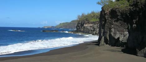 Una spiaggia nelle vicinanze