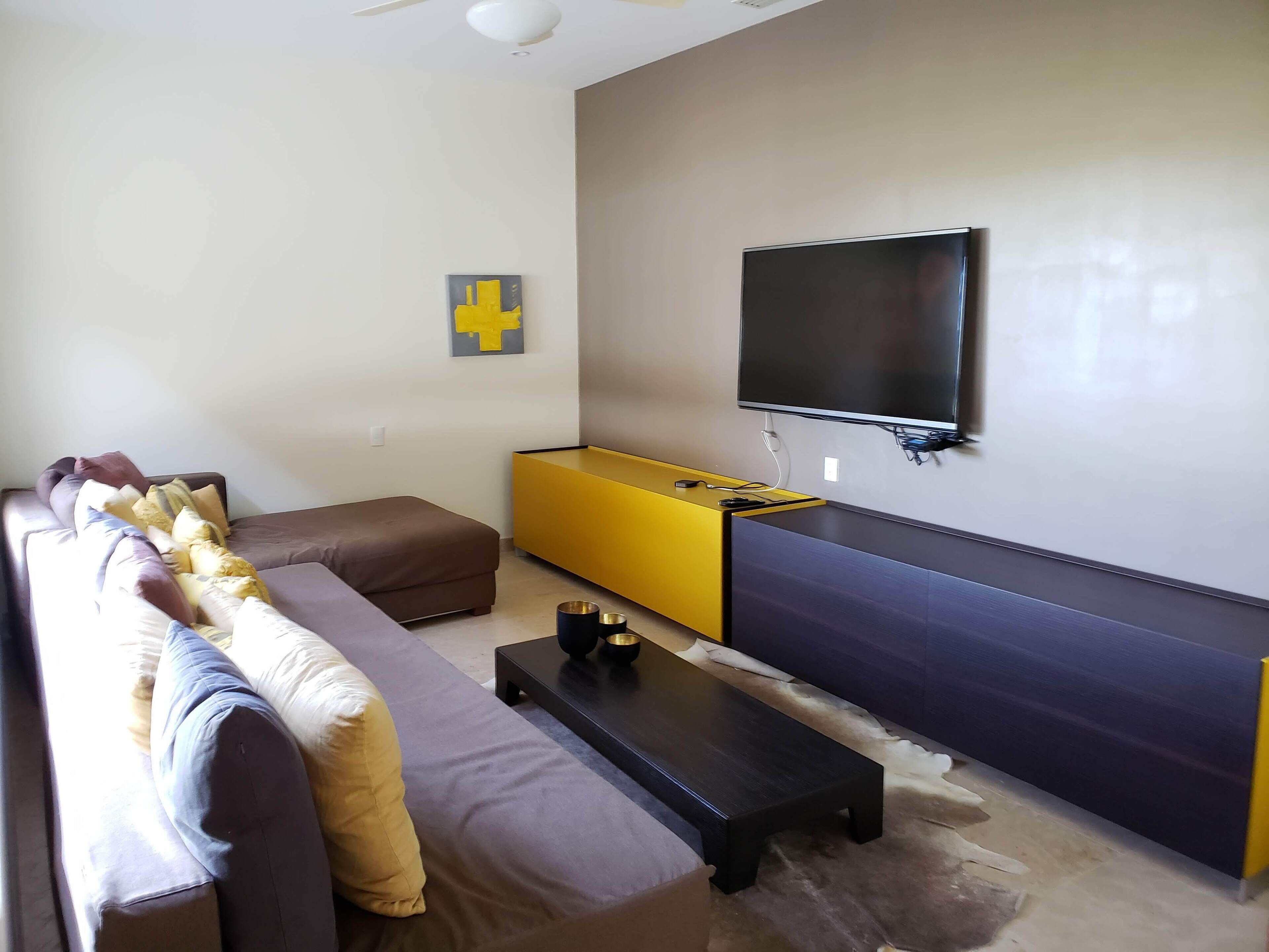 Los Veneros beachfront - with personal chef and jacuzzi - next to the W hotel. 