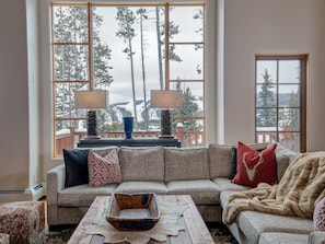 Smart TV, video games, stereo - Big Sky Vacation Rentals: MMH 4 Harvest Moon (Big Sky)
