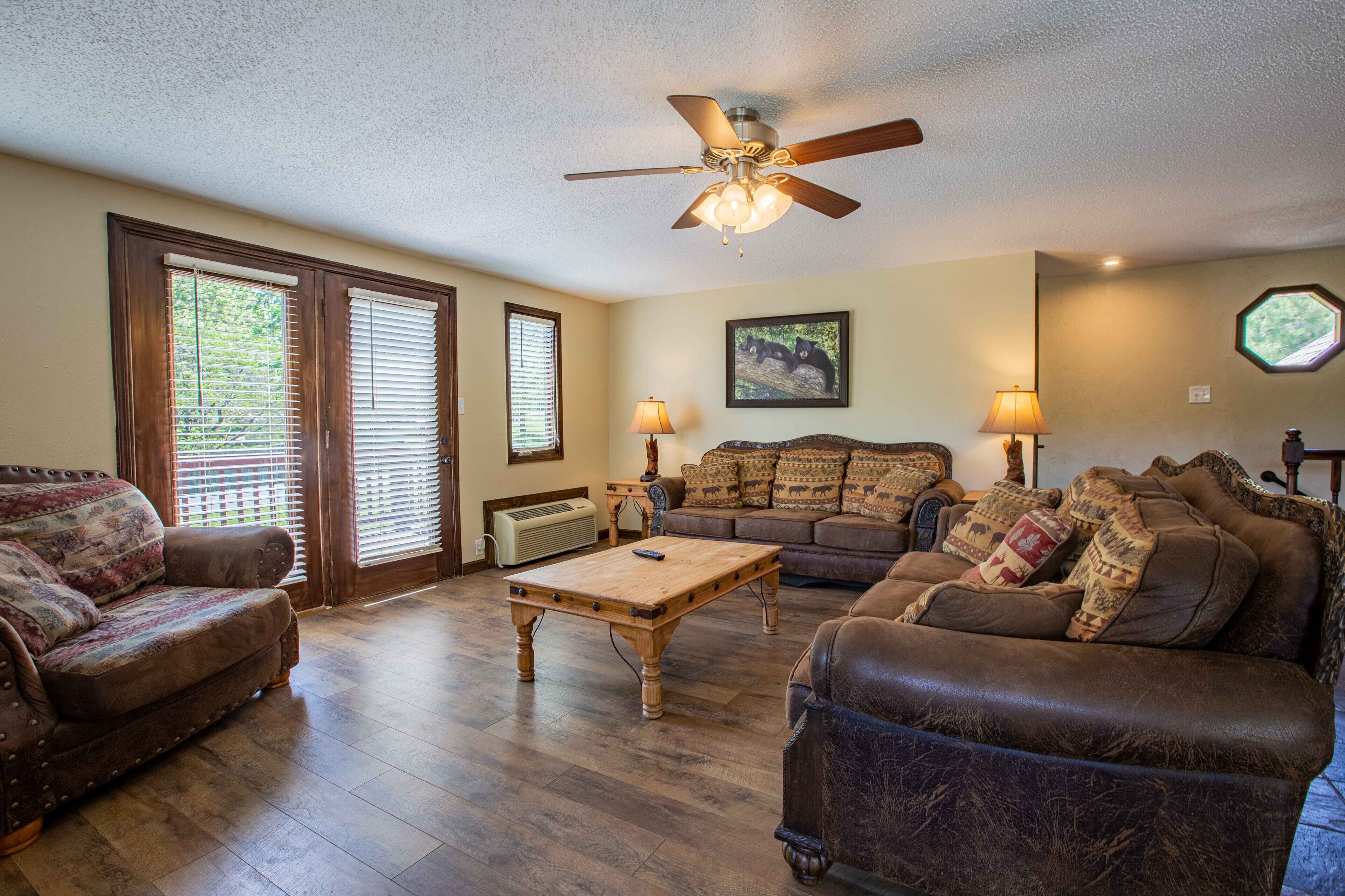 Chalets Resort Lakefront Cottage 4~Free Amenities~Amazing views~Kayaks~2 Pools