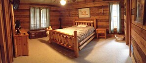 3 bedrooms, iron/ironing board, WiFi - Spacious Timber Frame Cabin (Albrightsville)