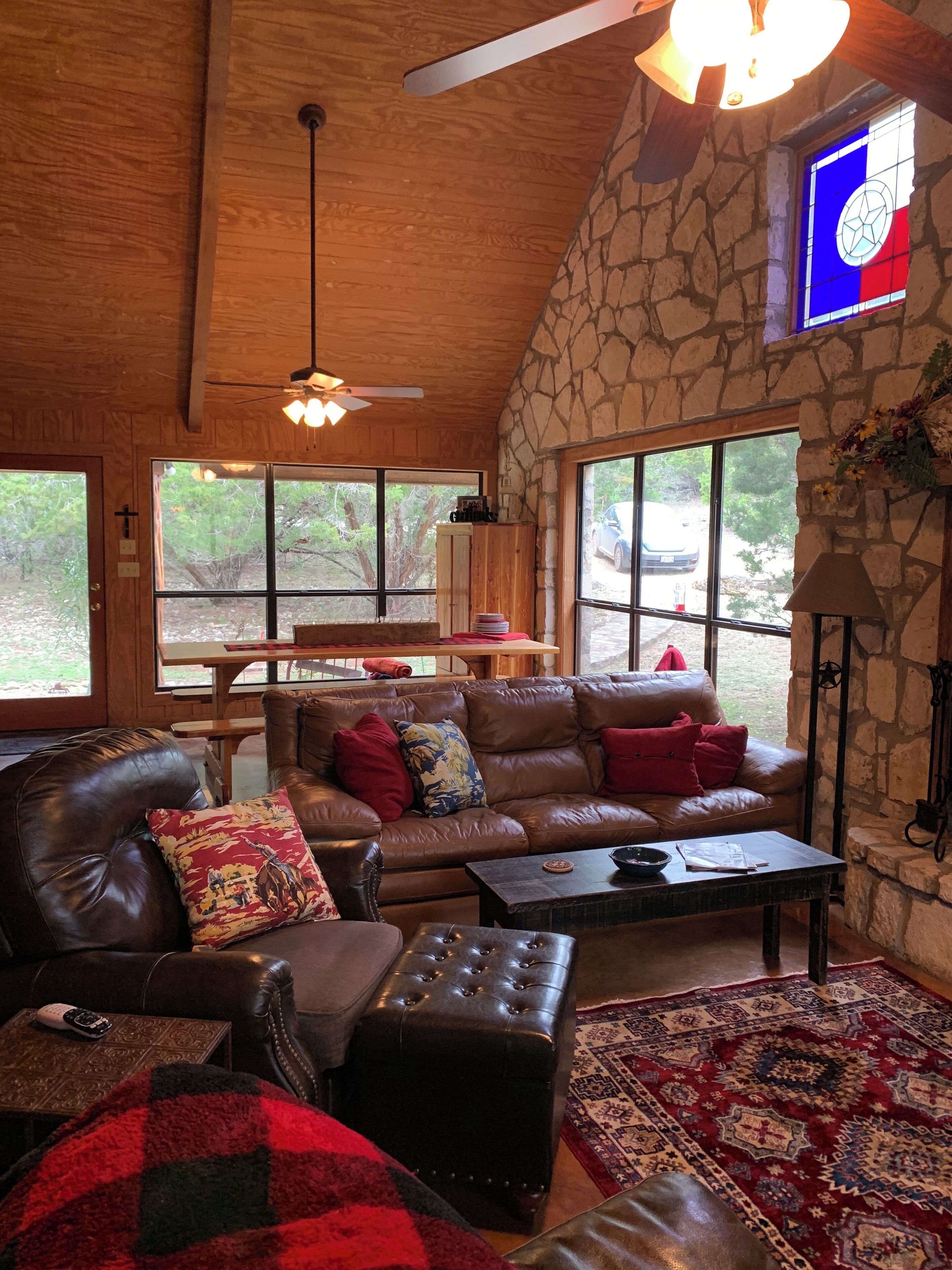 TV, fireplace, stereo