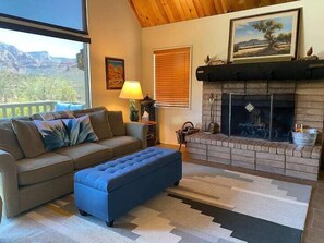 Smart TV, fireplace, DVD player, offices - Historic A-Frame Panoramic Red Rock Views! (Sedona)