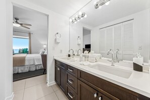 3 bedrooms, iron/ironing board, free WiFi, bed sheets - 1856 - The Coastal Canvas: Serene Beachfront (Fernandina Beach)