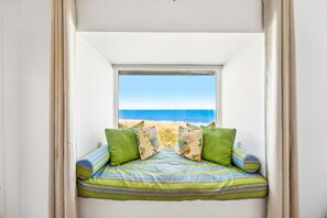 3 bedrooms, iron/ironing board, free WiFi, bed sheets - 1856 - The Coastal Canvas: Serene Beachfront (Fernandina Beach)