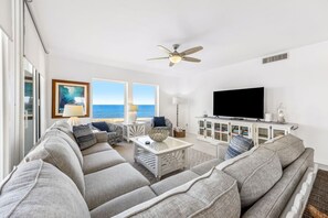 Smart TV, books - Oceanfront Condo w/Private Balcony & Marsh Views (Fernandina Beach)