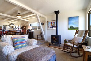 Interior - Romantic, Dramatic Views!
Full calendar https://www.vrbo.com/81742?dateless=true (Dillon Beach)