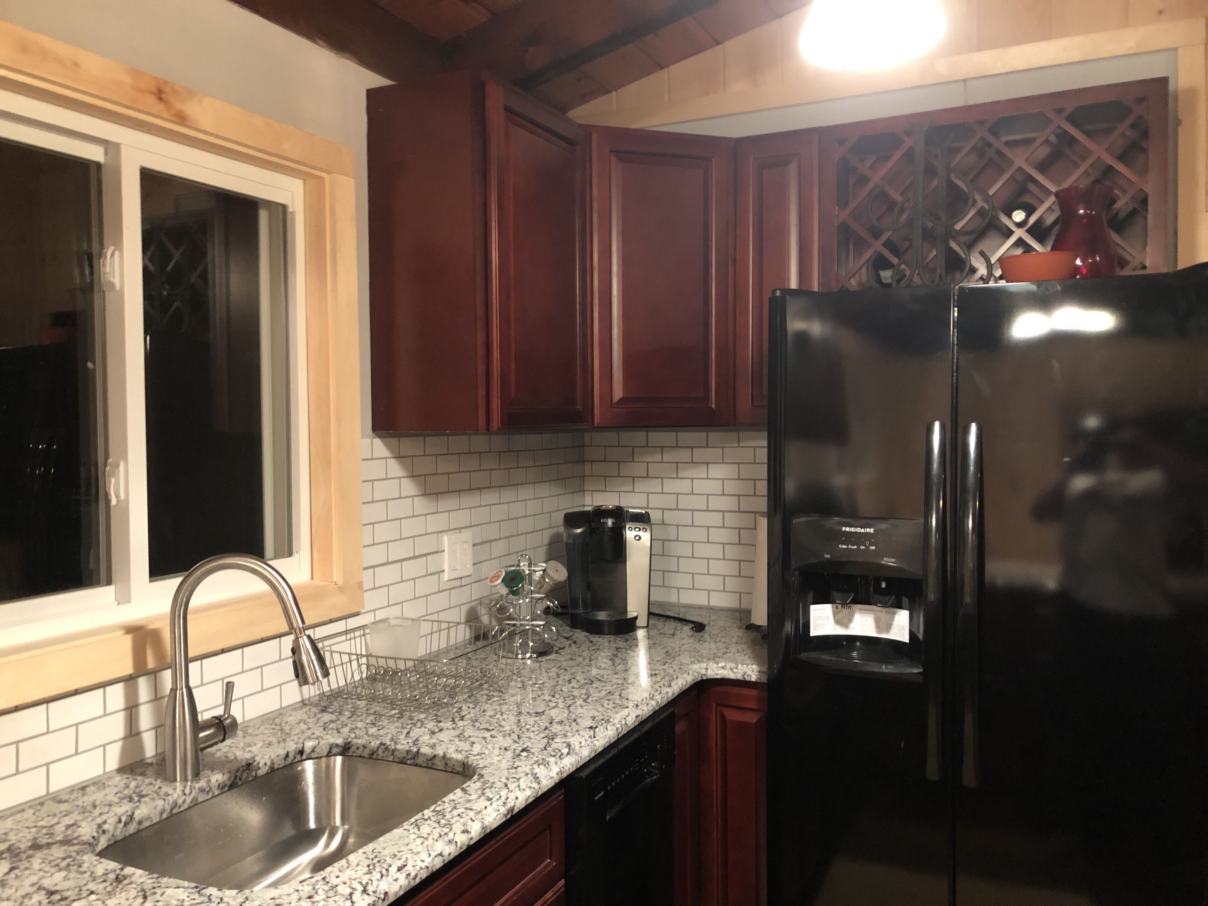 1.2 Miles from Mount Snow On the Vast trail for Snowmobilers close to it all.