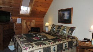 2 bedrooms, iron/ironing board, free WiFi, bed sheets - 2 Bedroom, Living room, Suite Chester/Lake Almanor Sleeps 4, Read Description. (Chester)