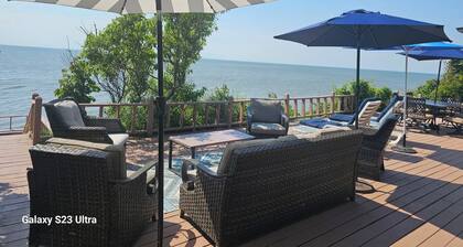Private Beach Front, Water Front, Pet Friendly, Enjoy the Amazing Sunsets