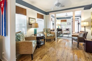 Interior - Casa De Cuba A Beach House - Cuban Flair Steps From Duval (Key West)
