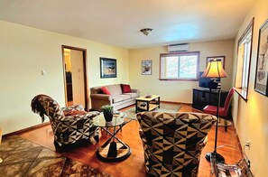 Smart TV, DVD player - Parks Riverside A in Gardiner, MT North Entrance to Yellowstone (Gardiner)