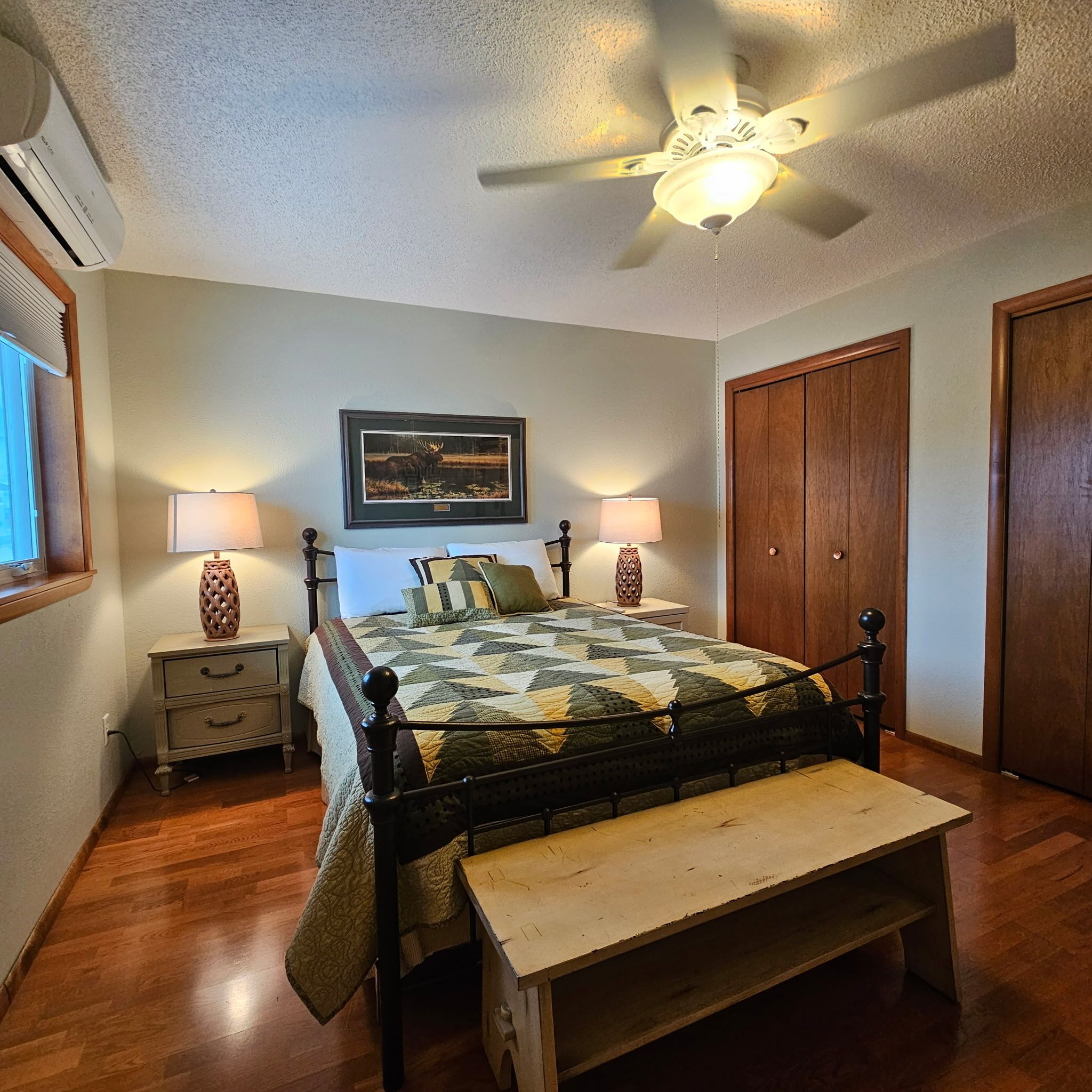 2 chambres, fer et planche à repasser, Wi-Fi gratuit, draps fournis