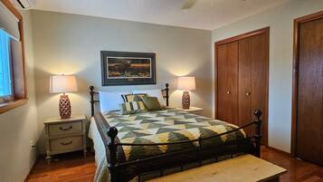 2 chambres, fer et planche à repasser, Wi-Fi gratuit, draps fournis