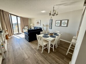 Interior - 3BR/2BA South Tower -It's All About the View!! 2 Kings + 2 Twins + Beach Locker! (Myrtle Beach)