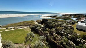 På stranden