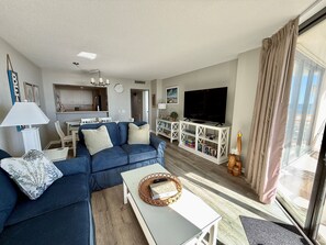 TV - 3BR/2BA South Tower -It's All About the View!! 2 Kings + 2 Twins + Beach Locker! (Myrtle Beach)