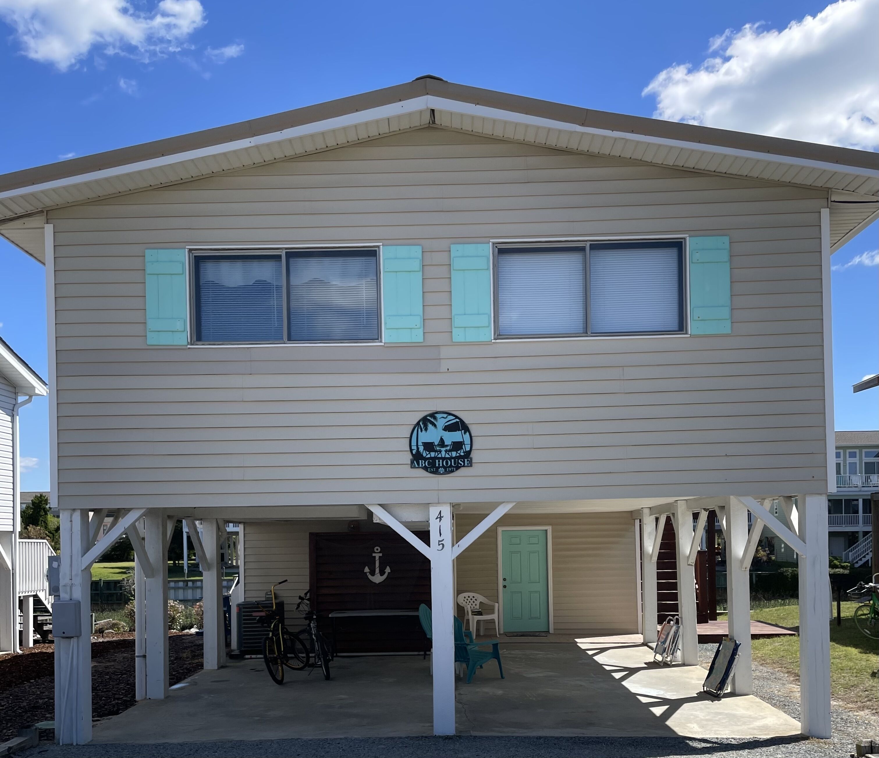 Canal Home with private dock, kayaks and bikes included