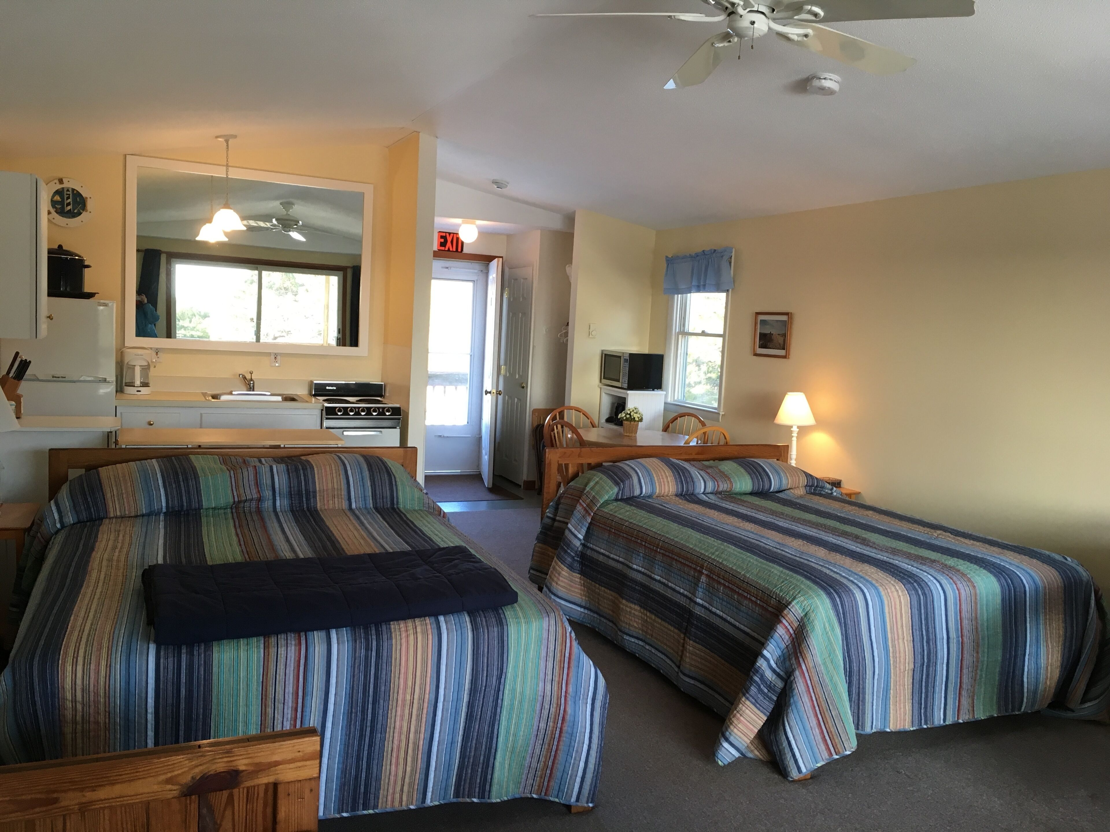 North Truro  Condo W/Private Balcony and 2 Queen Beds