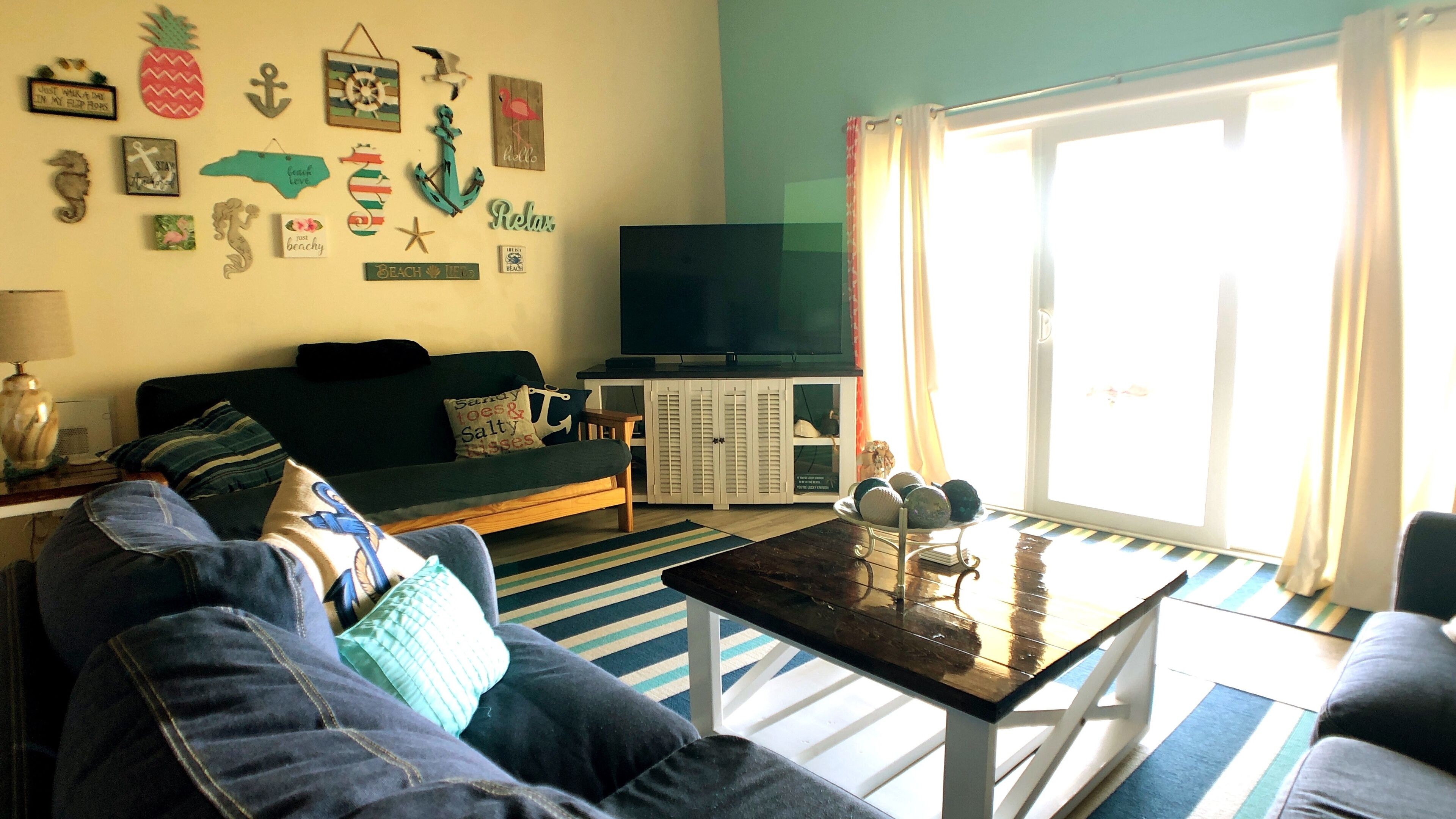 Pet/Smoke/Allergen free 2 bedroom, 1.5 bath beach view condo in Topsail Island