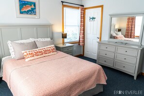4 bedrooms, desk, travel crib, free WiFi