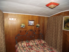 2 bedrooms, free WiFi, bed sheets - Near Mount Rushmore and all the Black Hills attractions. Located in Custer, SD (Custer)