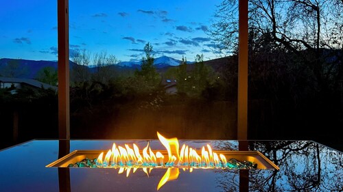 Juhli vapaapäiviä kodikkaassa kodissamme !!! Kylmä sää lämmin takka! 