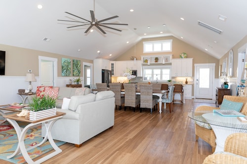 ONE of a KIND Home @ OIB! Super close to the Ocean!Great for family time!