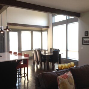 Dining - Amazing Mt. Hood and Valley Views at Ziphaus! (Hood River)