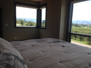 3 bedrooms, iron/ironing board, travel cot, free WiFi