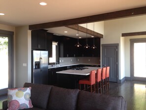 Interior - Amazing Mt. Hood and Valley Views at Ziphaus! (Hood River)