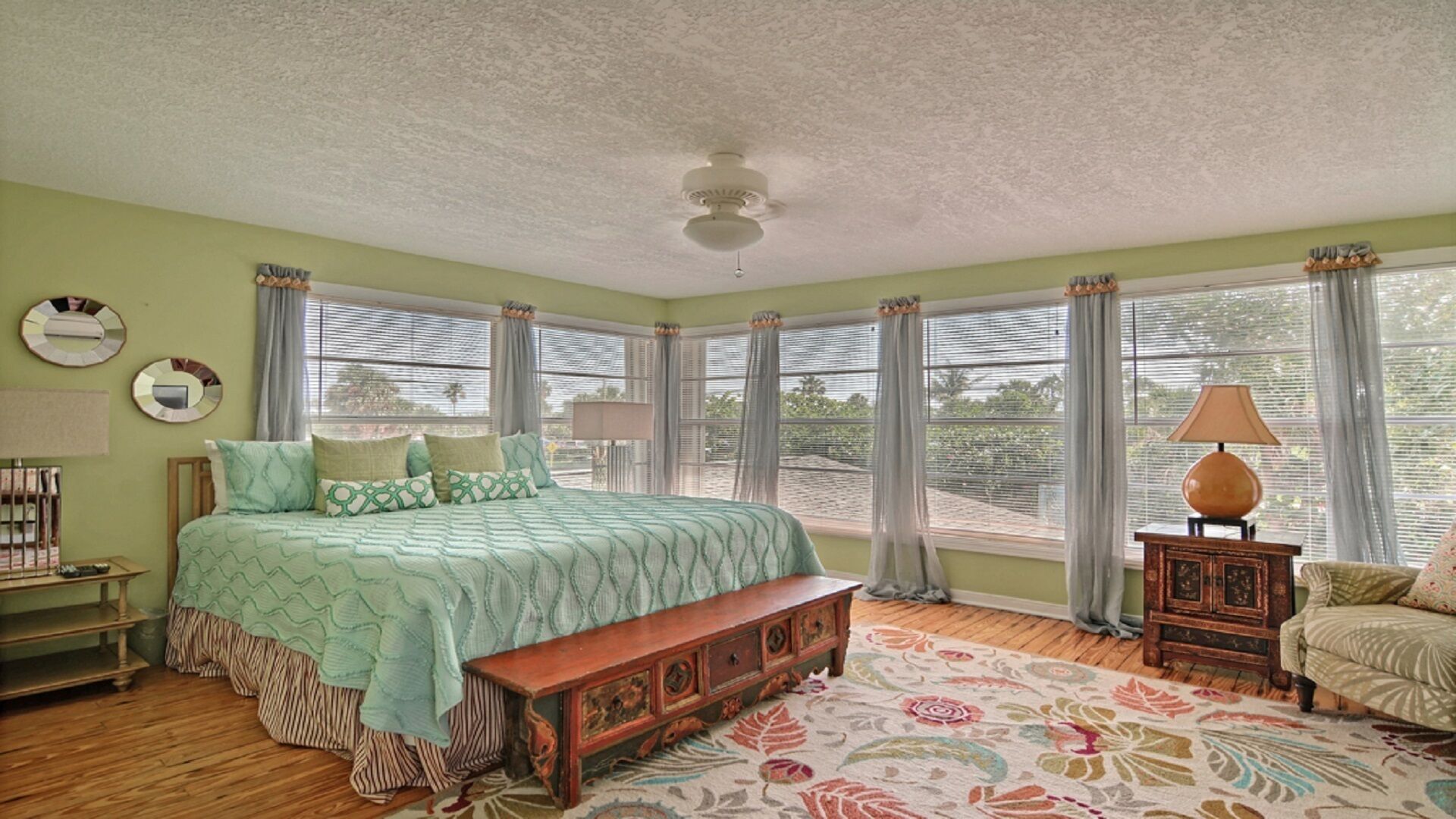 3 chambres, fer et planche à repasser, lit parapluie, Wi-Fi gratuit