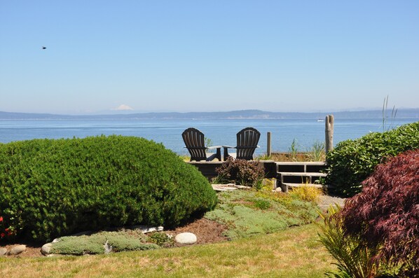Terrace/patio - Waterfront - Low bank sandy beach...walk to the Point No Point Lighthouse (Hansville)