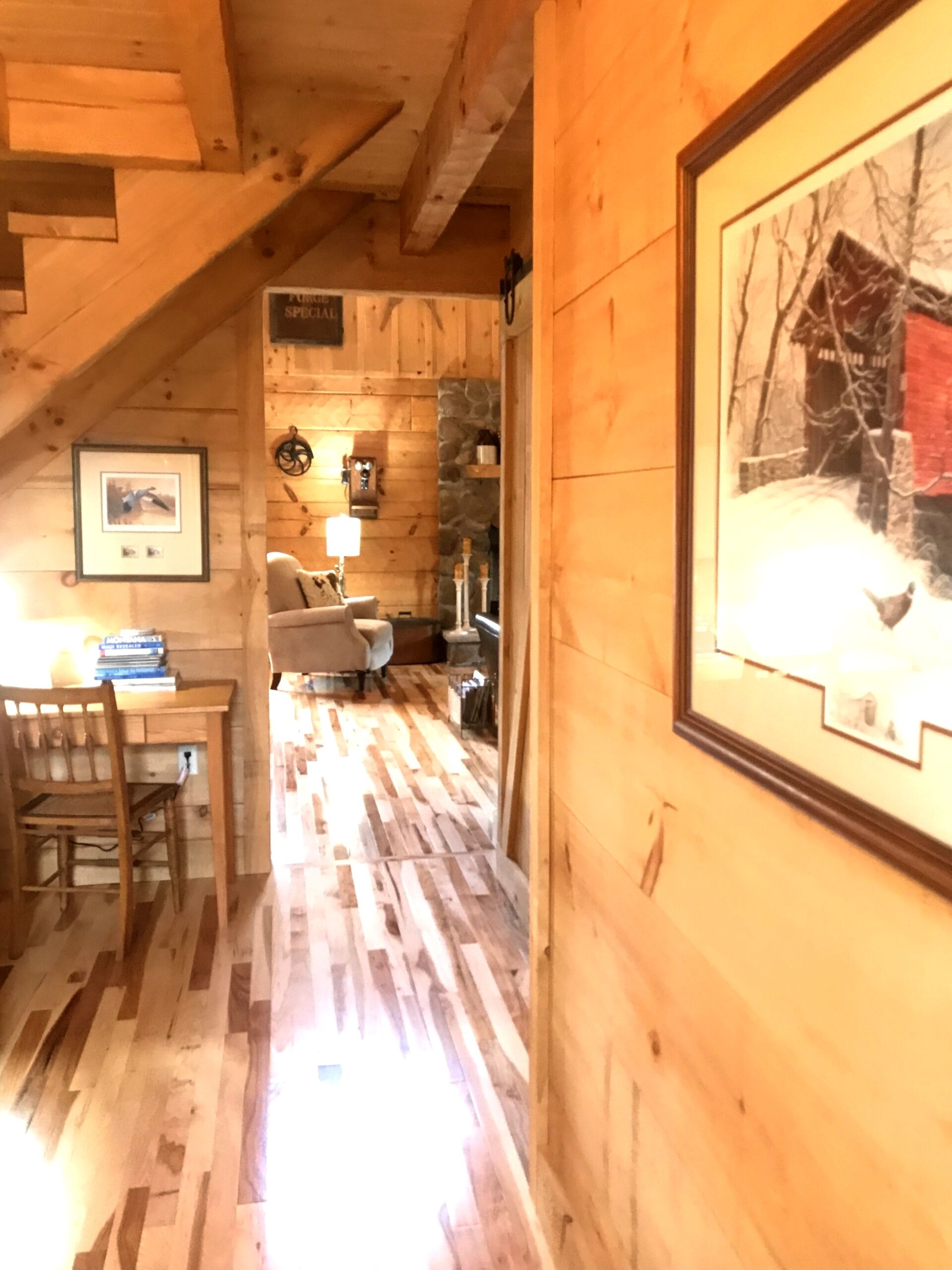 Romantic  "Morning Glory"  cabin has tranquil setting across from a horse farm!