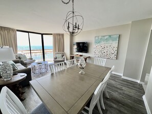 Dining - 3BR/2BA South Tower 6th Floor-Oceanfront-Gorgeous View! Beach Locker! (Myrtle Beach)