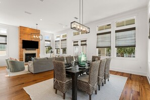 Dining - GRAYT ESCAPE! Private Pool & Spa, 6 BR, 6.5 BATH SLEEPS 18! (Miramar Beach)