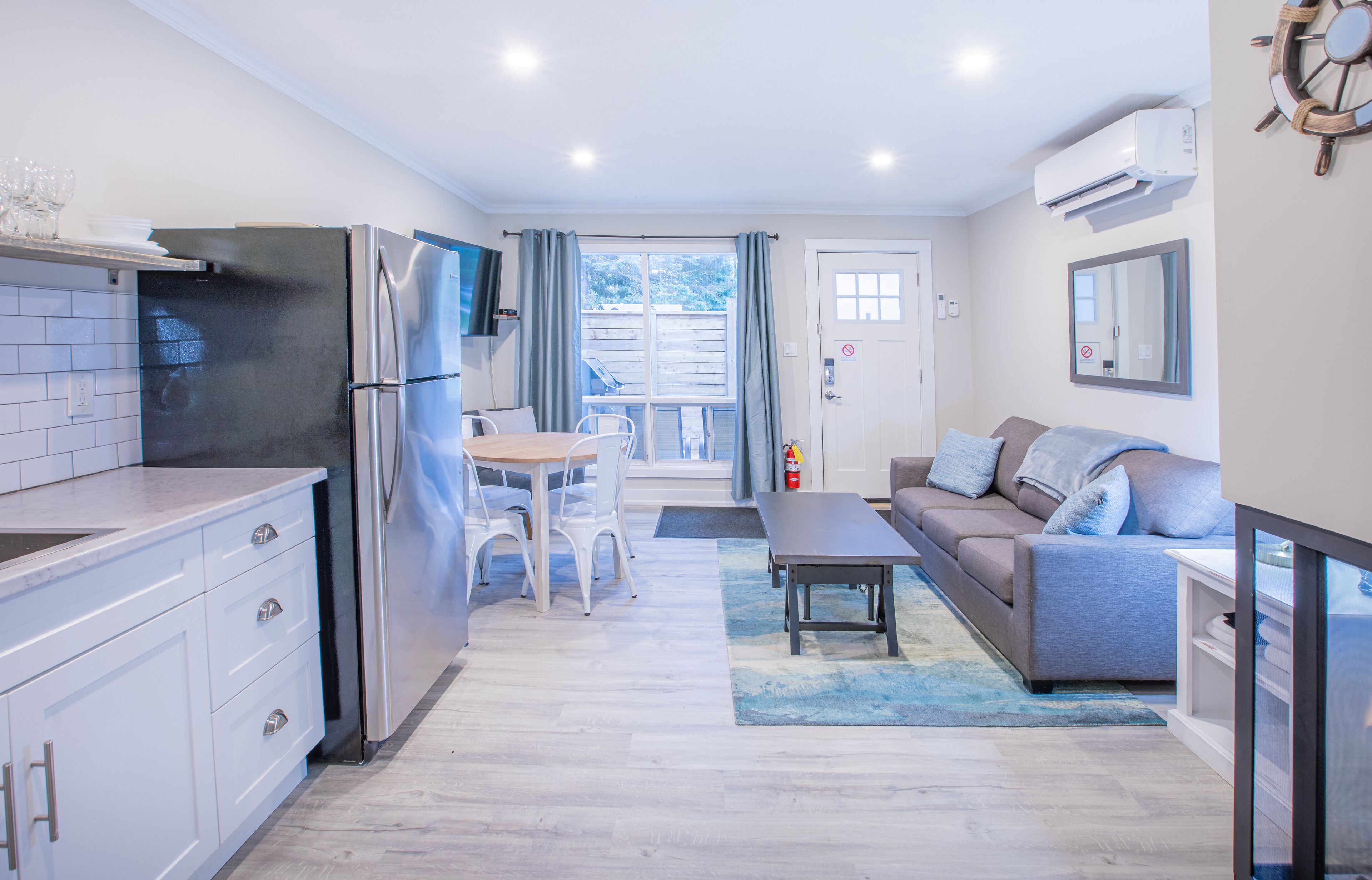 Mountain View Boutique Suite with contactless entry - The Lake at Blue Mountains