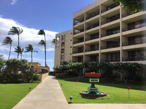 Exterior - Oceanfront Condo at Sugar Beach Resort- Stunning Sunsets and Beach Front (Kihei)