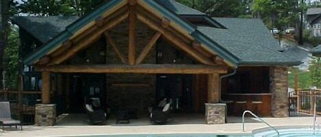 Sisäuima-allas, ulkouima-allas