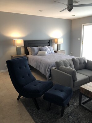 4 bedrooms, desk, iron/ironing board, free WiFi