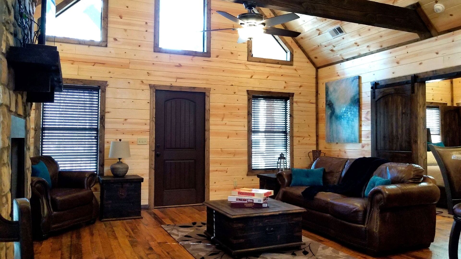 8 Oaks -  Mountain Retreat (1 Bedroom/1 Bath/Hot Tub, Sleeps 2, Pet Friendly)