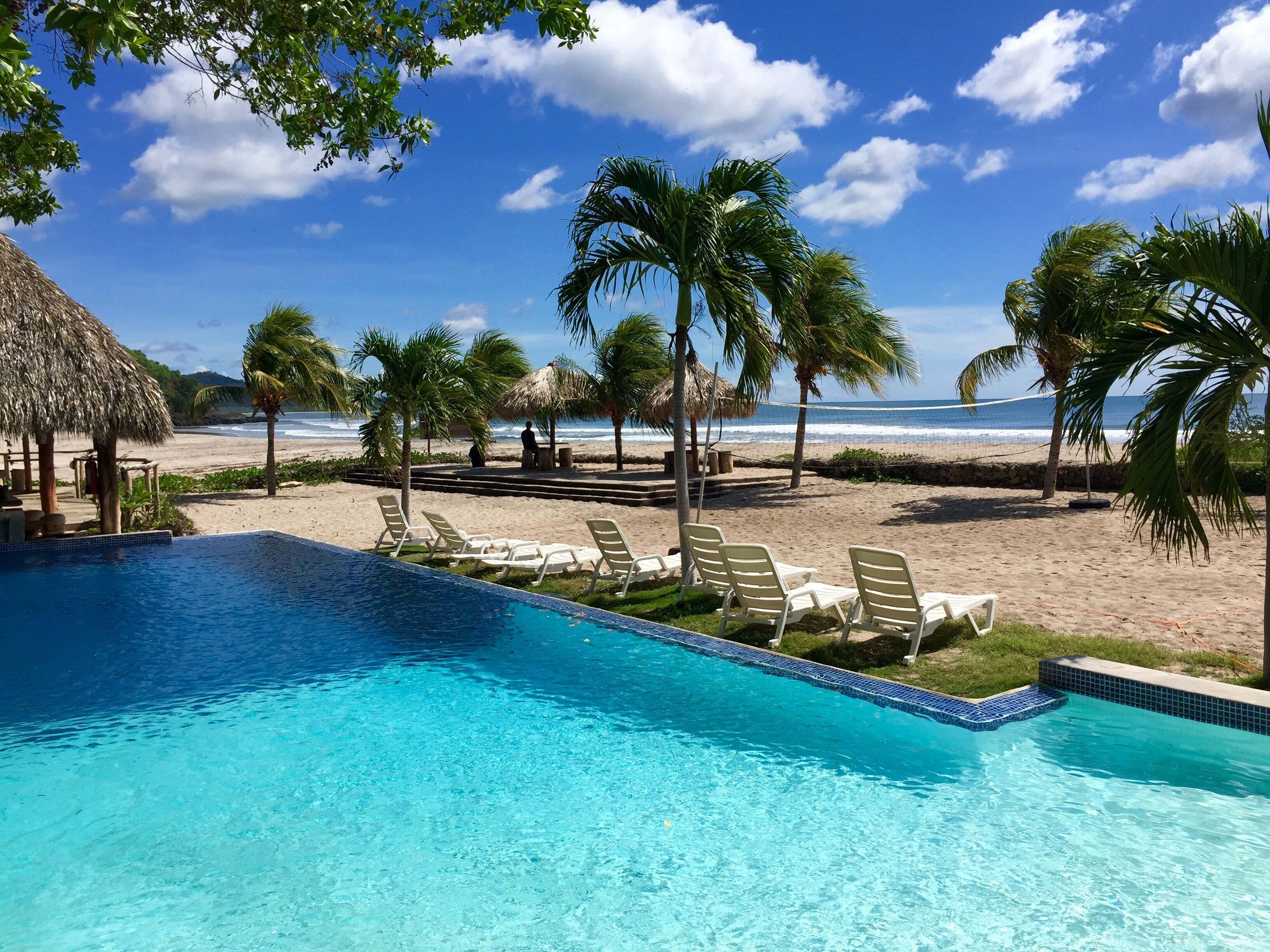 V14 - Beachfront Deluxe Penthouse - Hacienda Iguana - Surf & Golf