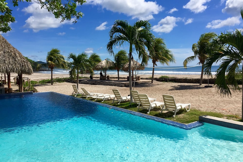 V14 - Beachfront Deluxe Penthouse - Hacienda Iguana - Surf & Golf