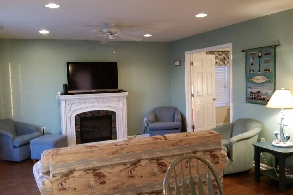 Large Ocean City Condo Close to All