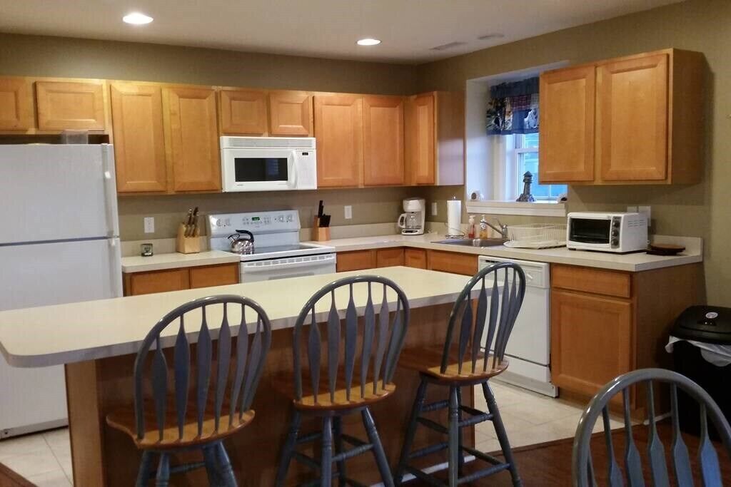 Large Ocean City Condo Close to All