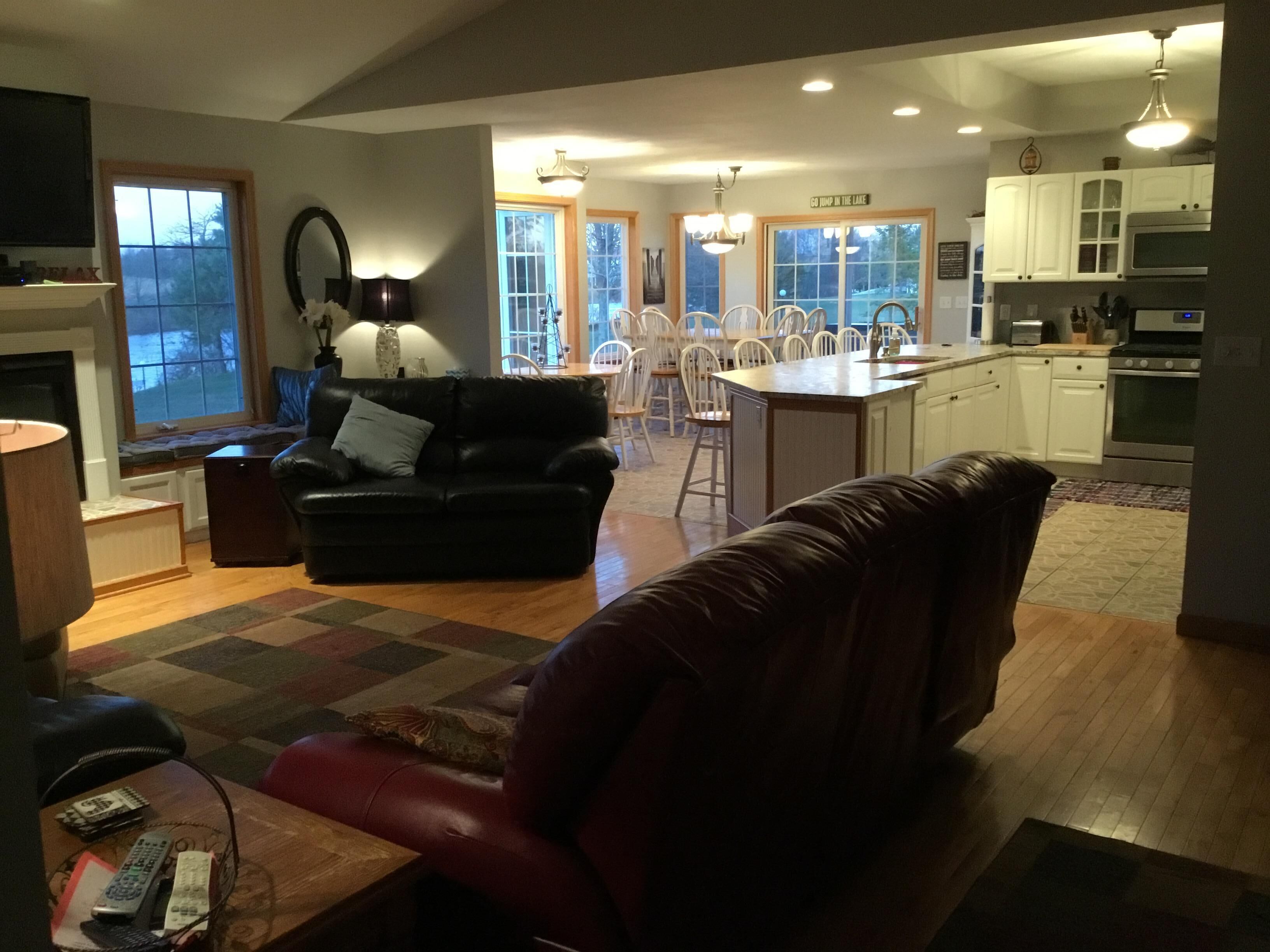 A Step Above the Rest! 104' of Frontage/Pier/New Pontoon Boat right on pier!